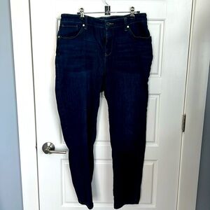 Women’s dark colored stretch jeans